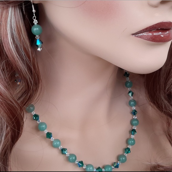 NWT Crystals & Green Aventurine Necklace Set - Picture 3 of 8